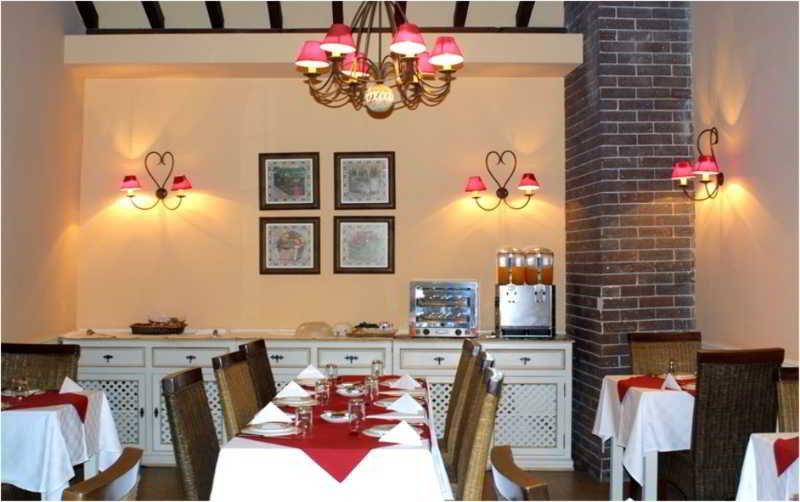 פונשל Residencial Mariazinha By Petit Hotels מראה חיצוני תמונה
